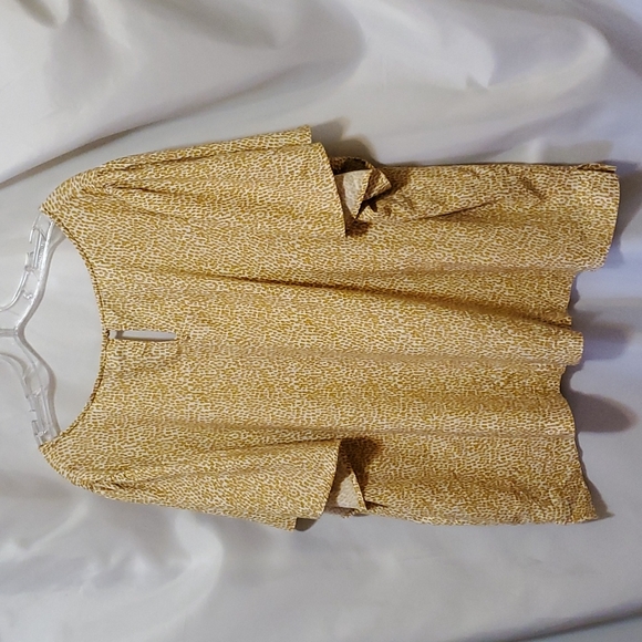 Ava &Viv Women's Plus Size Short Sleeve Blouse - Picture 5 of 11